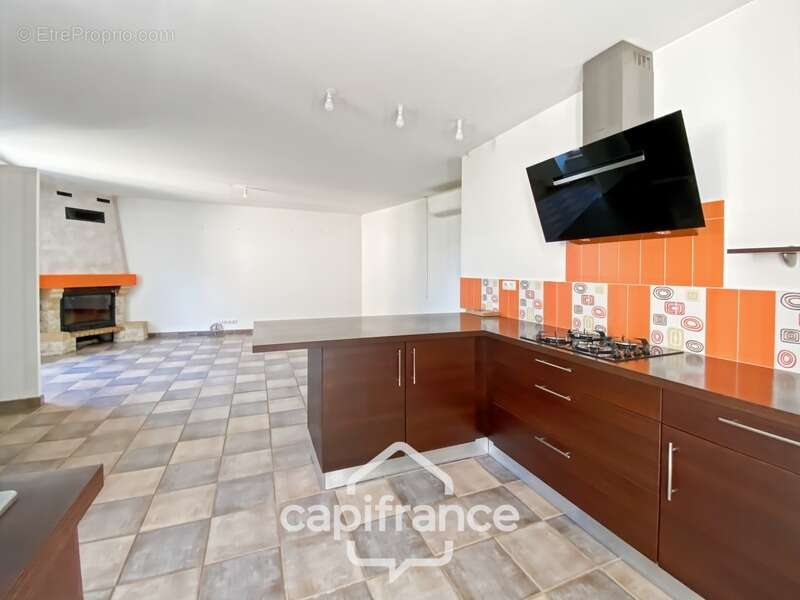 Maison d'environ 81 m² avec sous-sol aménageable de 40 m2 et son jardin de 418 m² – Crozes-Hermitage (26) - photo 8