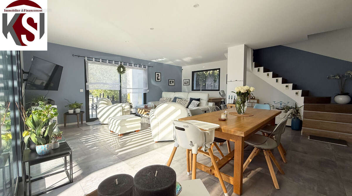 Maison à SEILLONS-SOURCE-D&#039;ARGENS