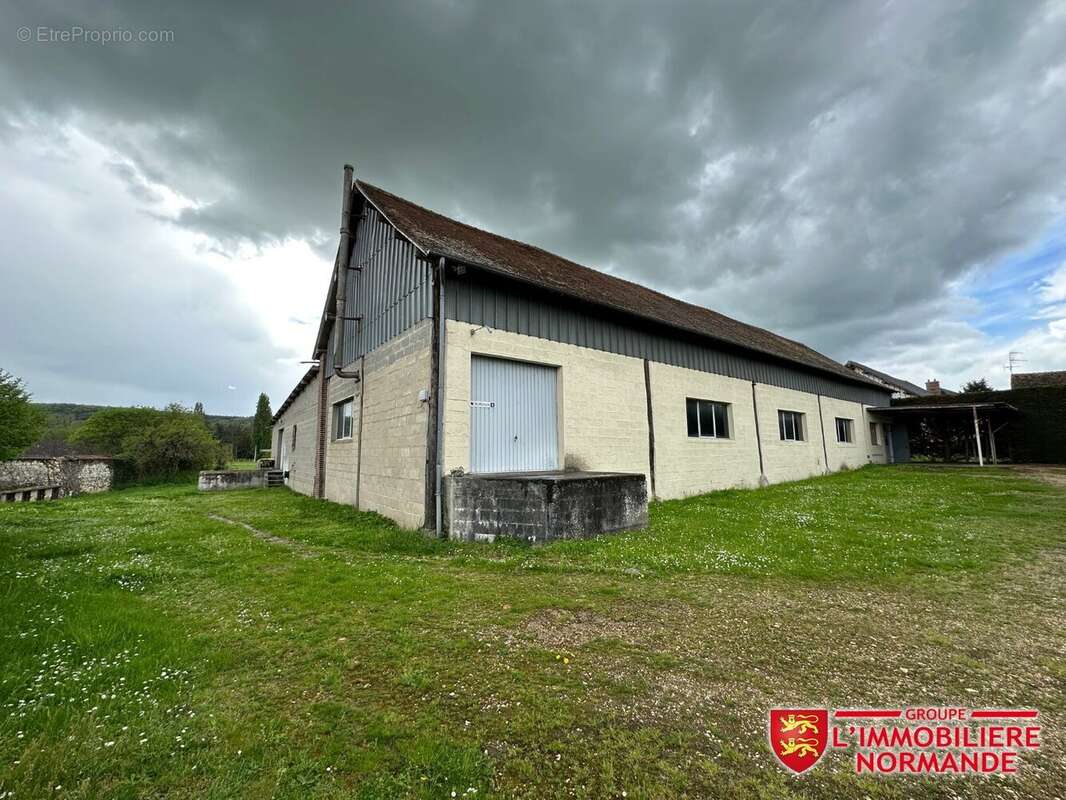 Commerce à SAINT-AUBIN-SUR-GAILLON