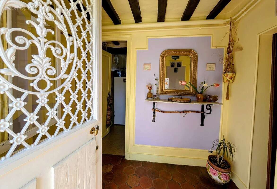 Maison à NEAUPHLE-LE-CHATEAU