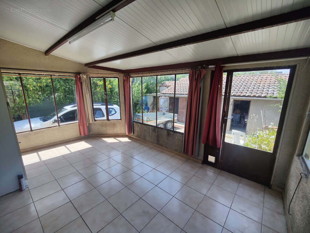 Belvèze-du-razès   villa de plain-pied 4 faces avec véranda, garage et jardin de 648 m2 - photo 9