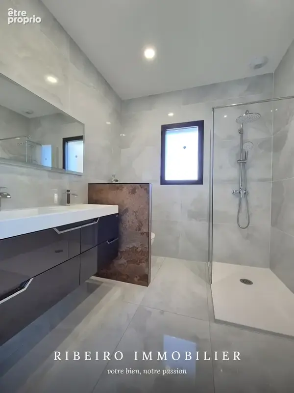 Villa contemporaine à vendre à Agde - piscine, 4 suites, vue sur jardin. - photo 12