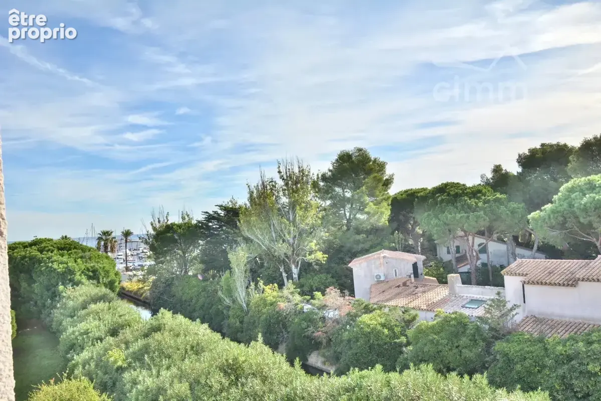 Vente - saint cyprien plage - beau studio avec cabine - 3eme et dernier etage - parking securise privatif - 66750 - region occit - photo 1