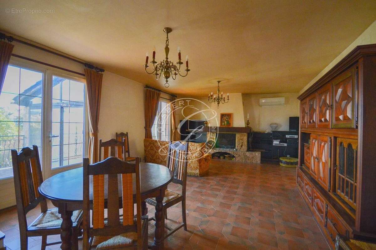 Maison à LORGUES