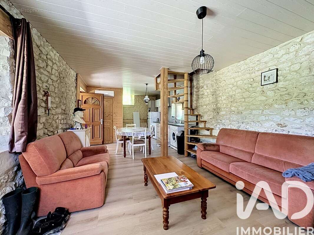 Maison 60 m² à Saint-Paul-De-Loubressac  - photo 4