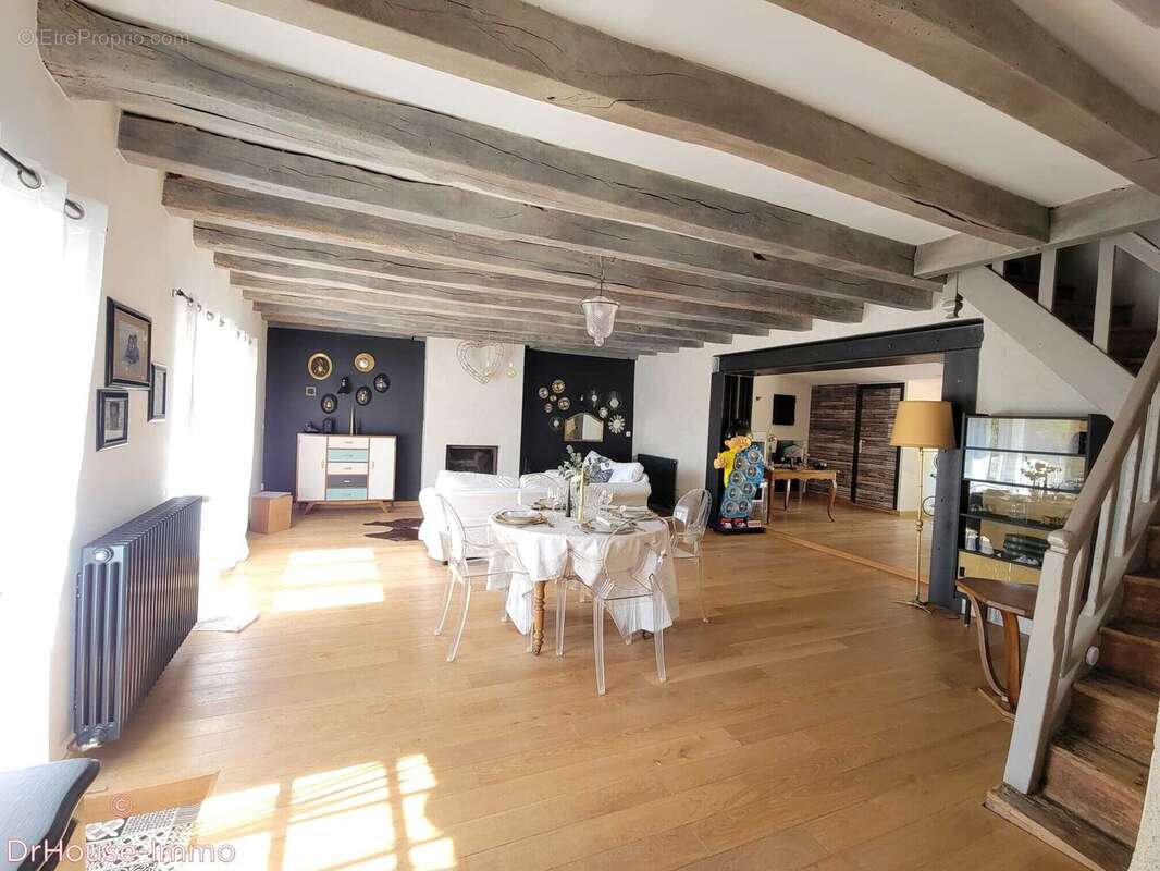 Maison 262 m² à Challans  - photo 2
