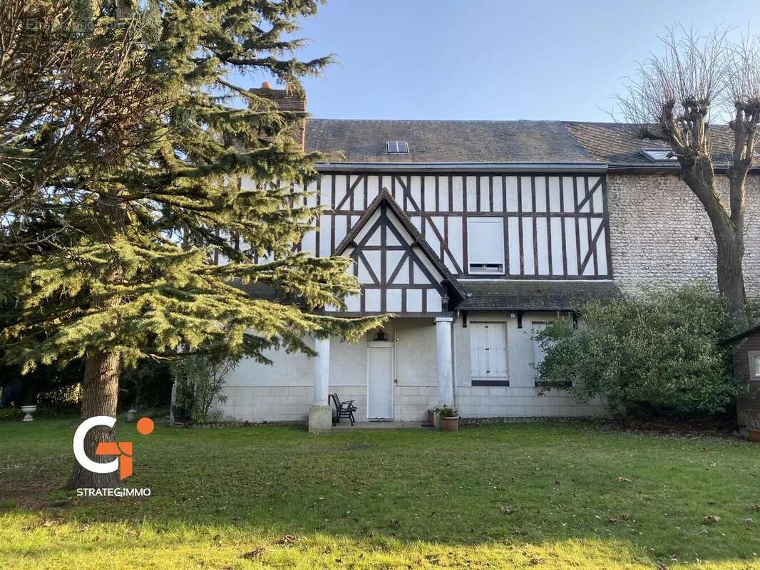 Maison à SAINT-ETIENNE-DU-ROUVRAY