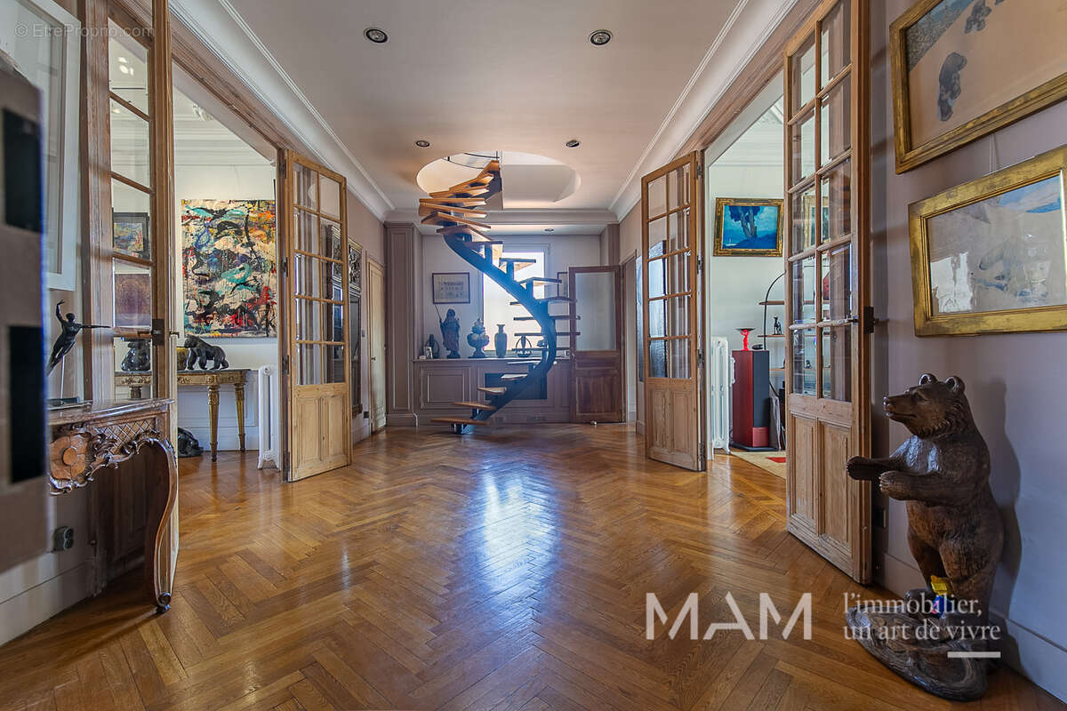 Appartement à MARSEILLE-6E