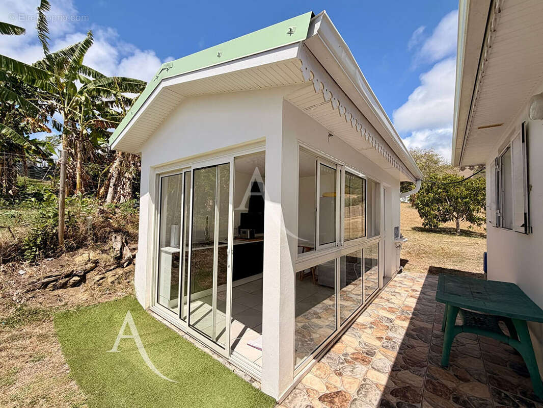 En EXCLUSIVITE: maison T4 + dépendance avec piscine au VAUCLIN. - photo 15