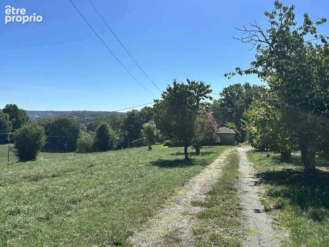 Authentique ferme avec 4 ha de terrain - photo 4