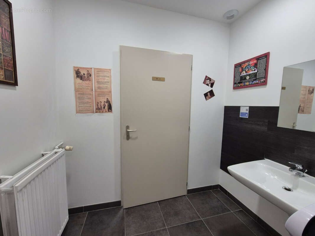 Commerce à LAMARQUE-PONTACQ