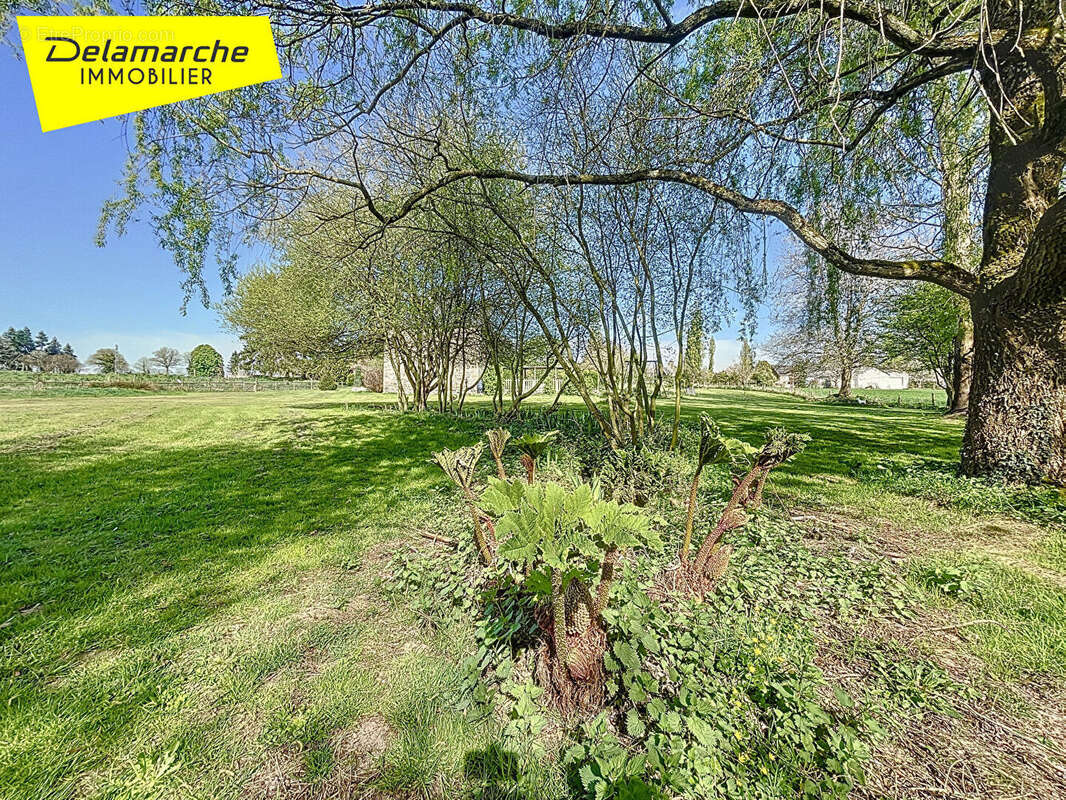 Maison à SAINT-HILAIRE-DU-HARCOUET