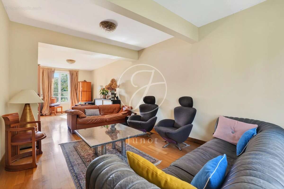 Maison à LE VESINET