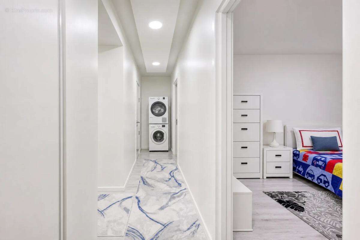 T4 familial 92 m² avec piscine - Marseille 13e - photo 8