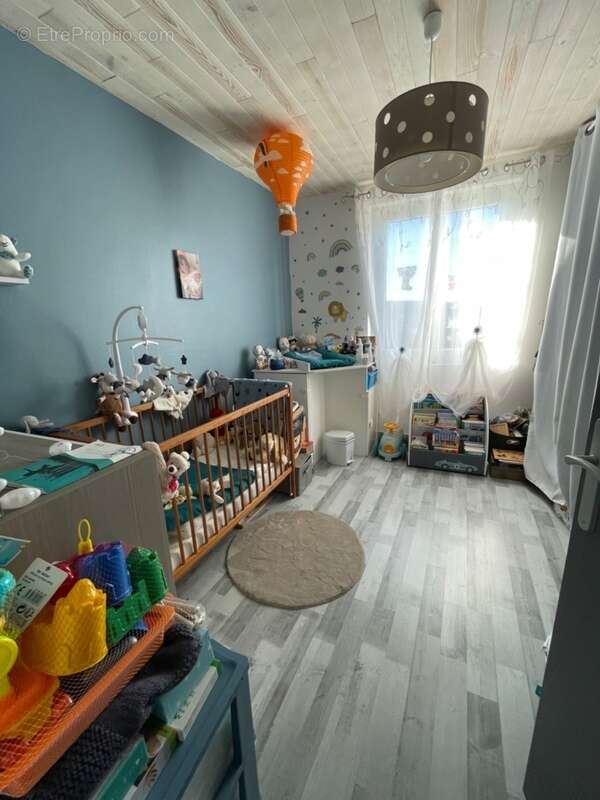 Maison à MONTAIGUT-LE-BLANC