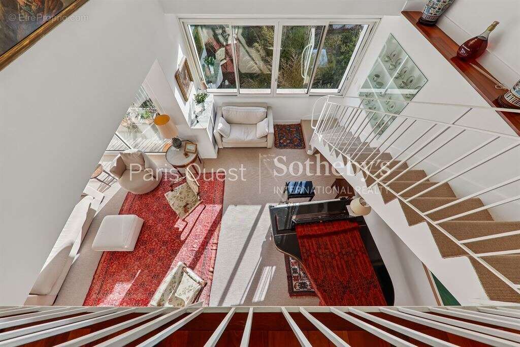 Appartement à NEUILLY-SUR-SEINE