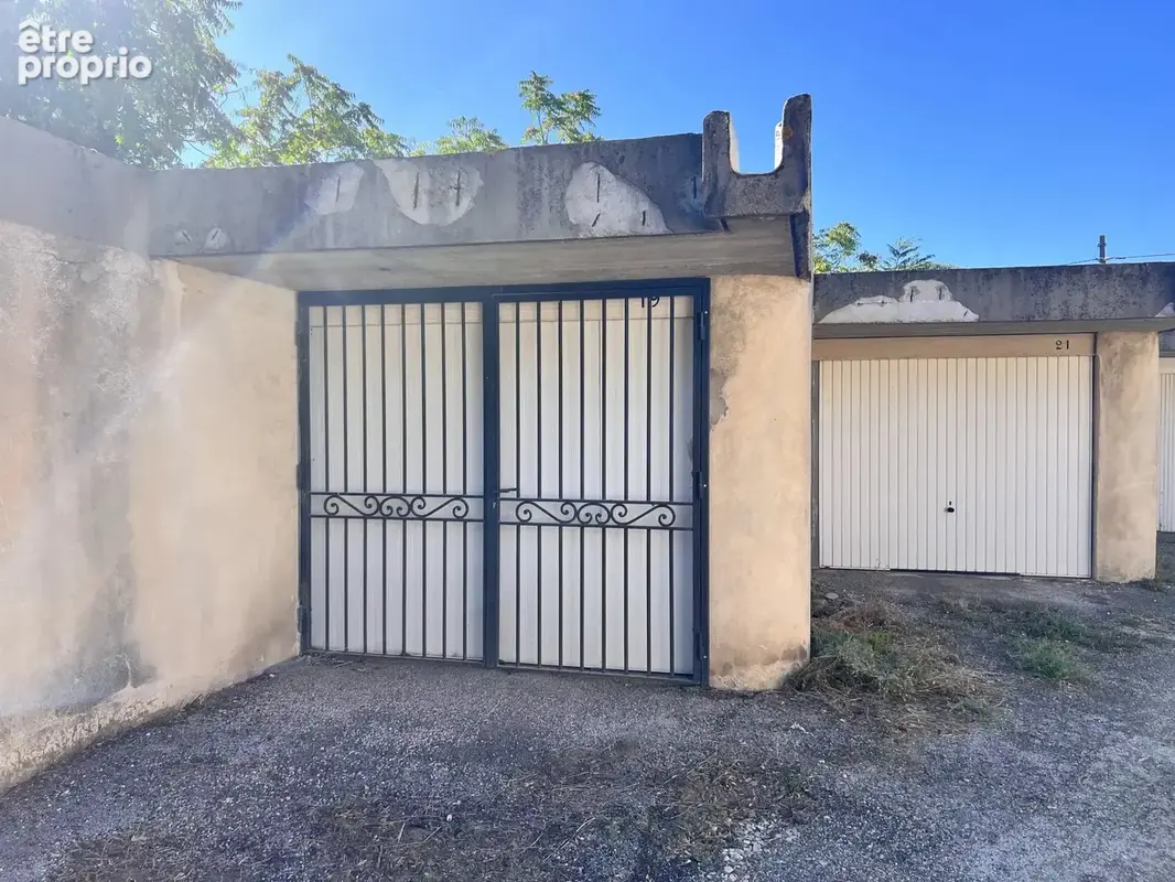 Parking à BEAUCAIRE