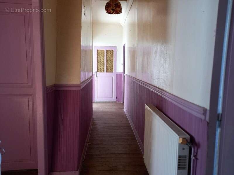 Appartement à CHATEAUNEUF-VAL-DE-BARGIS