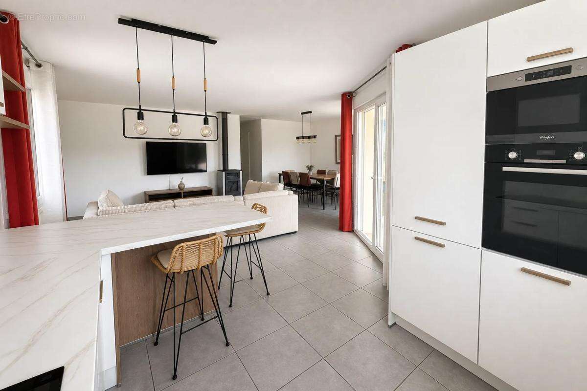 Maison 88m2 - saint chamond - piscine - terrasse - 3 chambres - photo 3