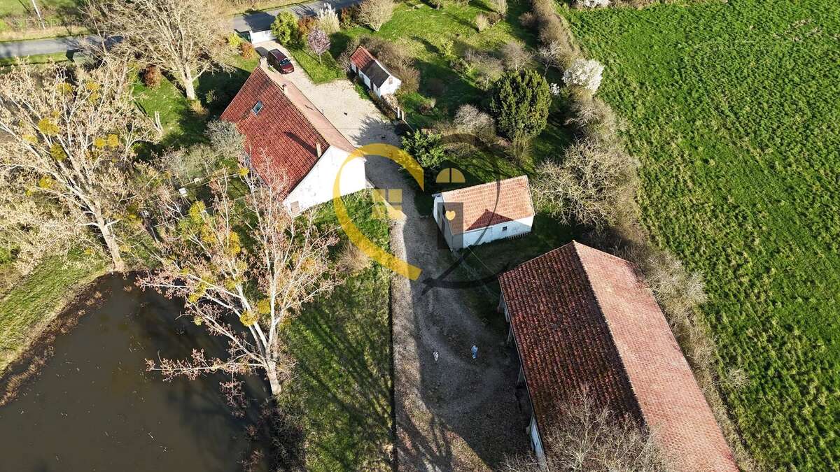 Maison à AUTRY-LE-CHATEL