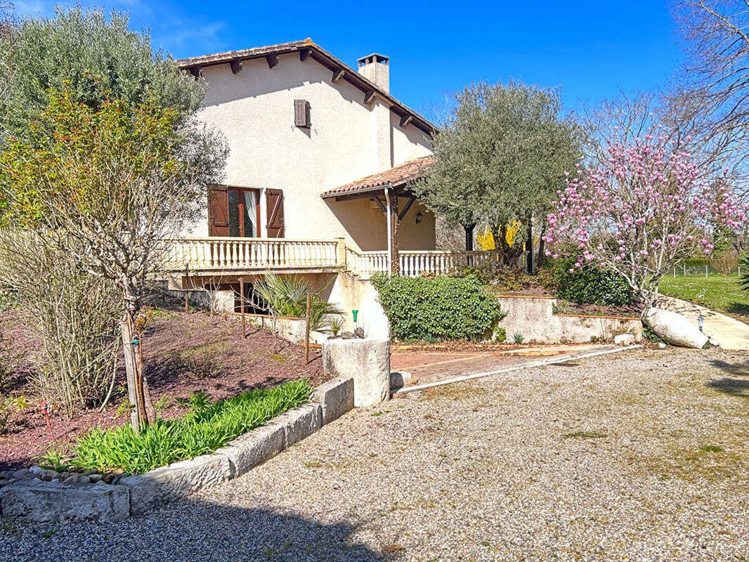 Maison à SAINTE-LIVRADE-SUR-LOT