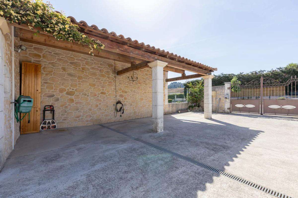 Maison à GIGNAC-LA-NERTHE