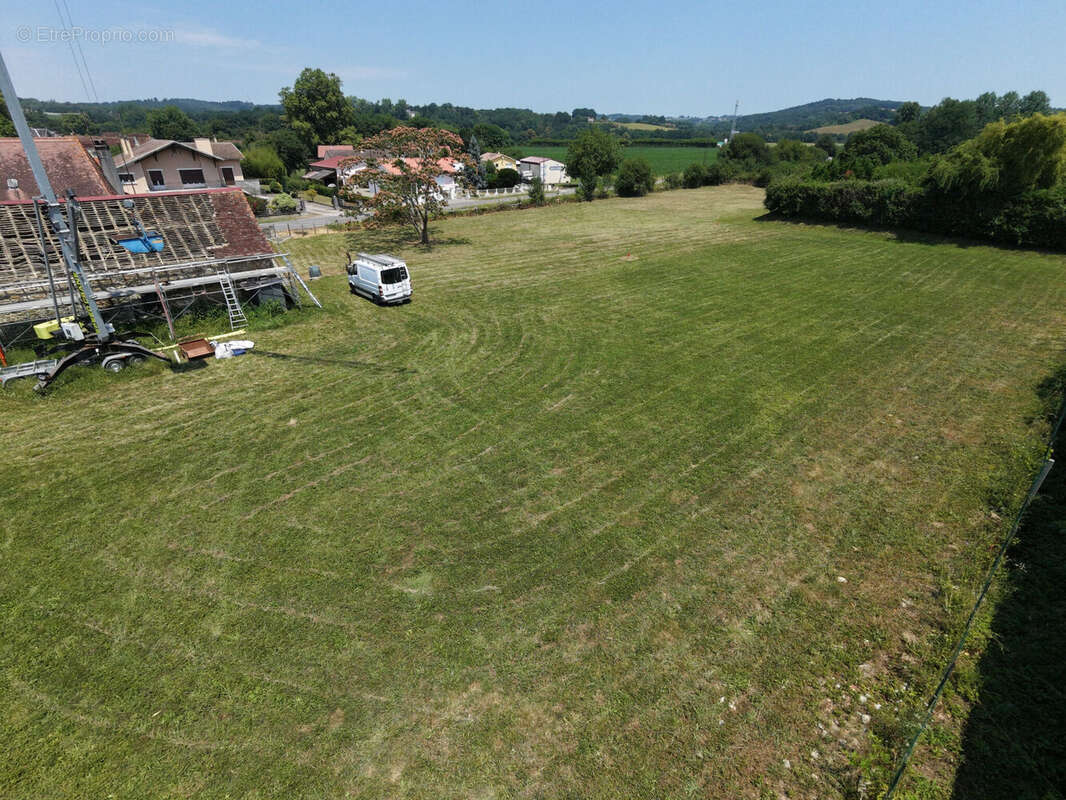 Terrain 3860 m² à Sauveterre-De-Bearn  - photo 7