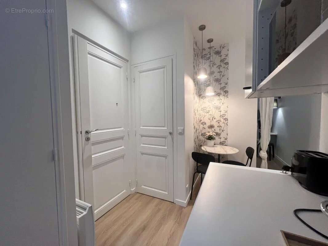 Appartement à PARIS-17E