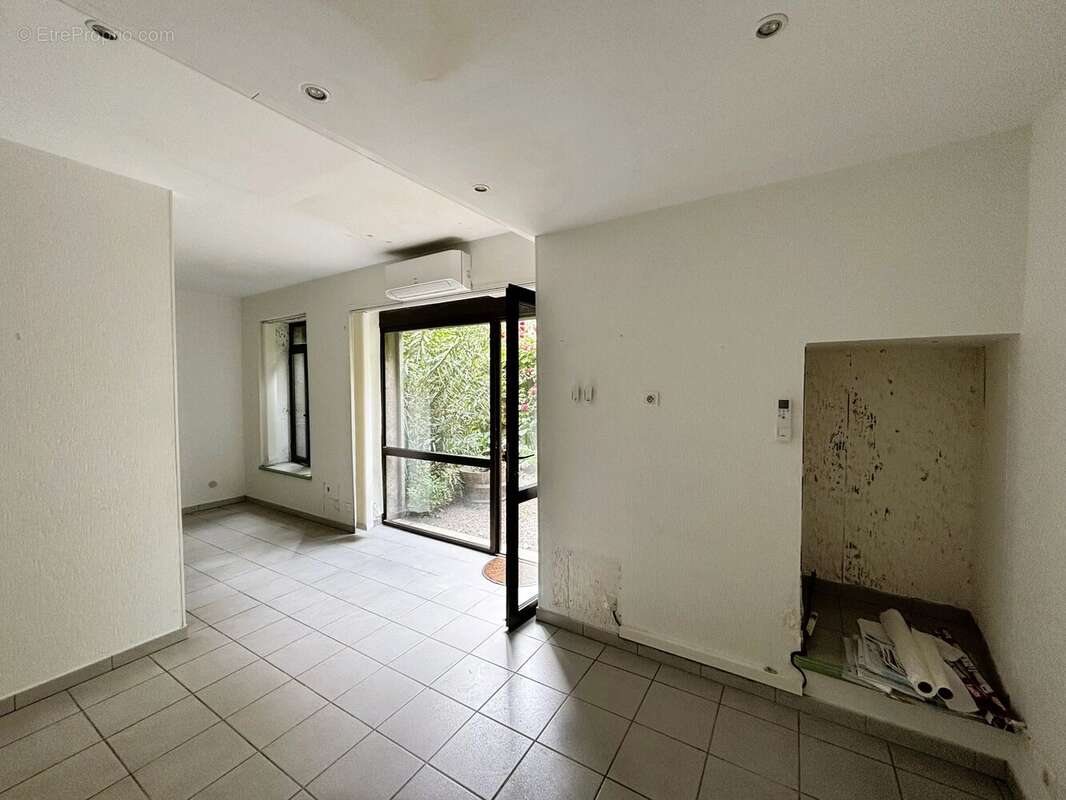 Maison à AZILLE