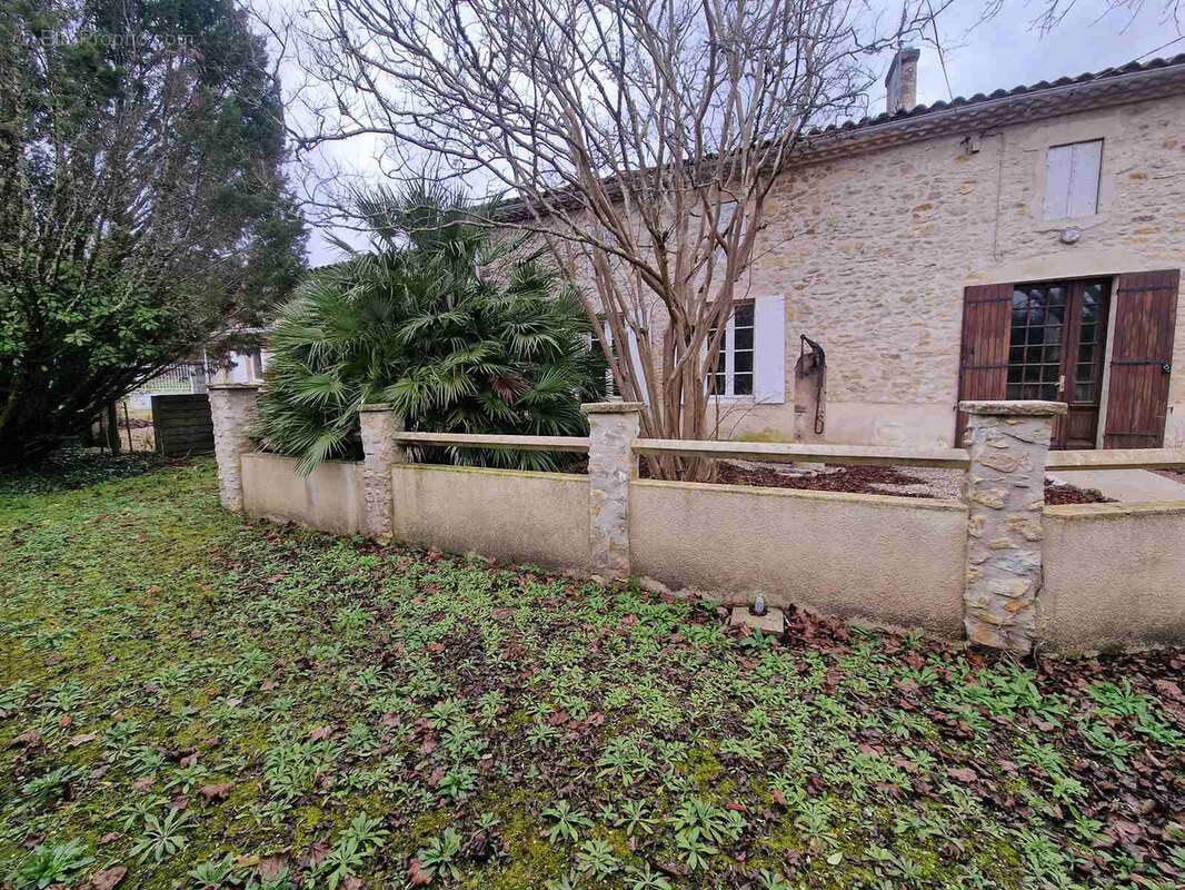 Ensemble immobilier avec dépendances - photo 3
