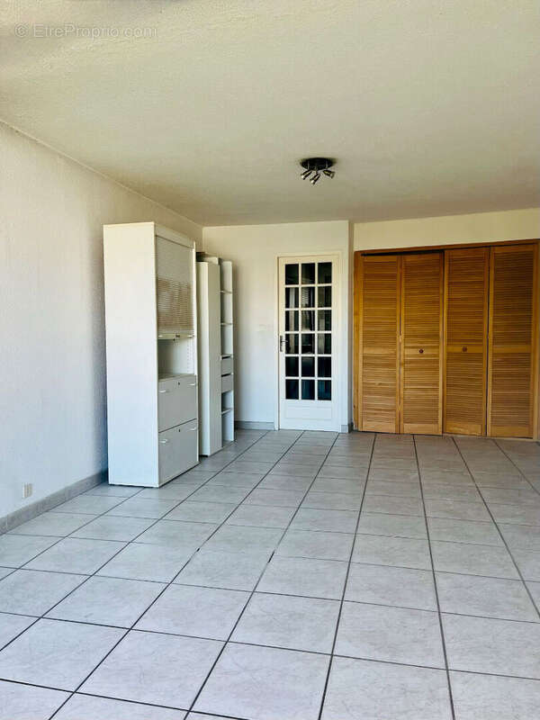 À 100 m de la plage, Studio cabine à rénover avec box et cellier, au Couchant - photo 4