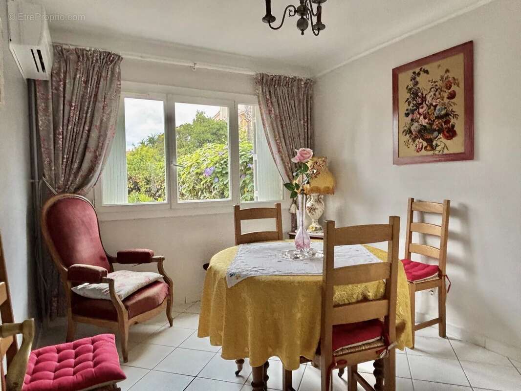 Appartement à SANARY-SUR-MER