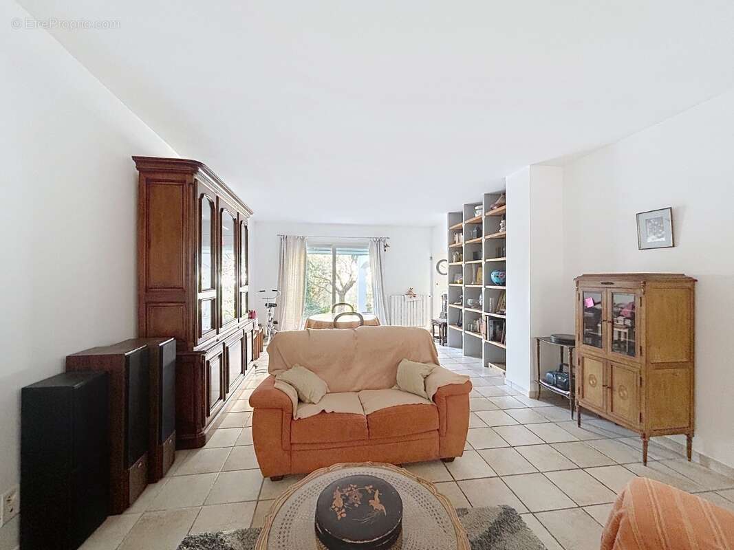 Maison à MONTELIMAR