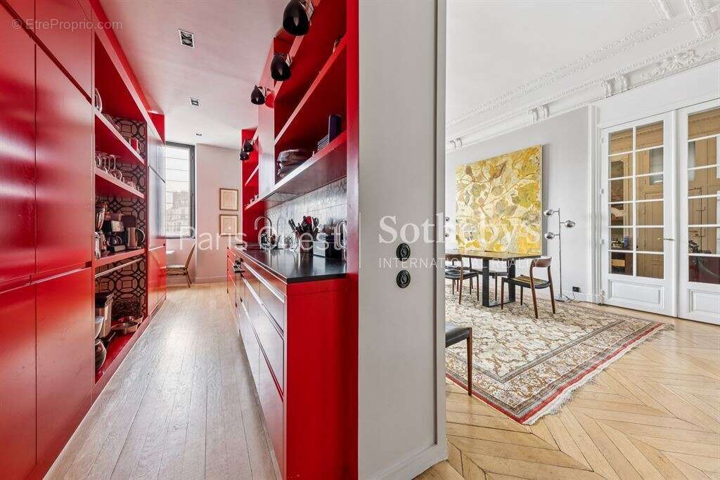 Appartement à PARIS-8E