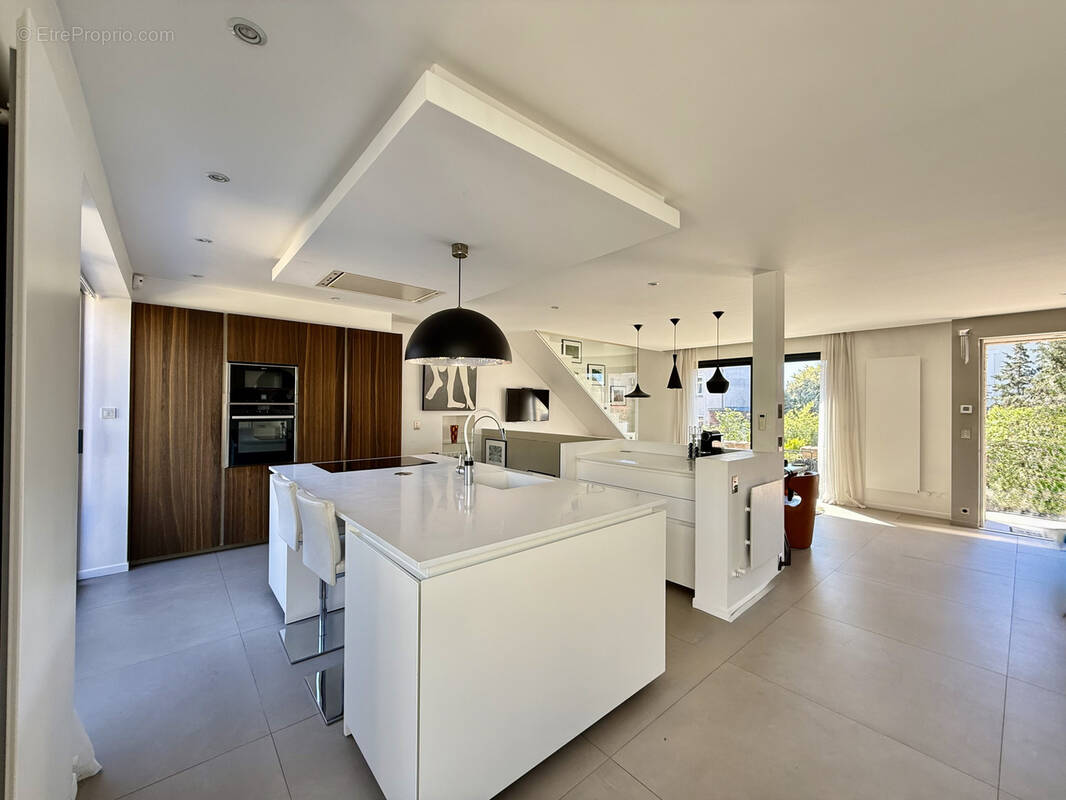 Maison à LE PLESSIS-ROBINSON