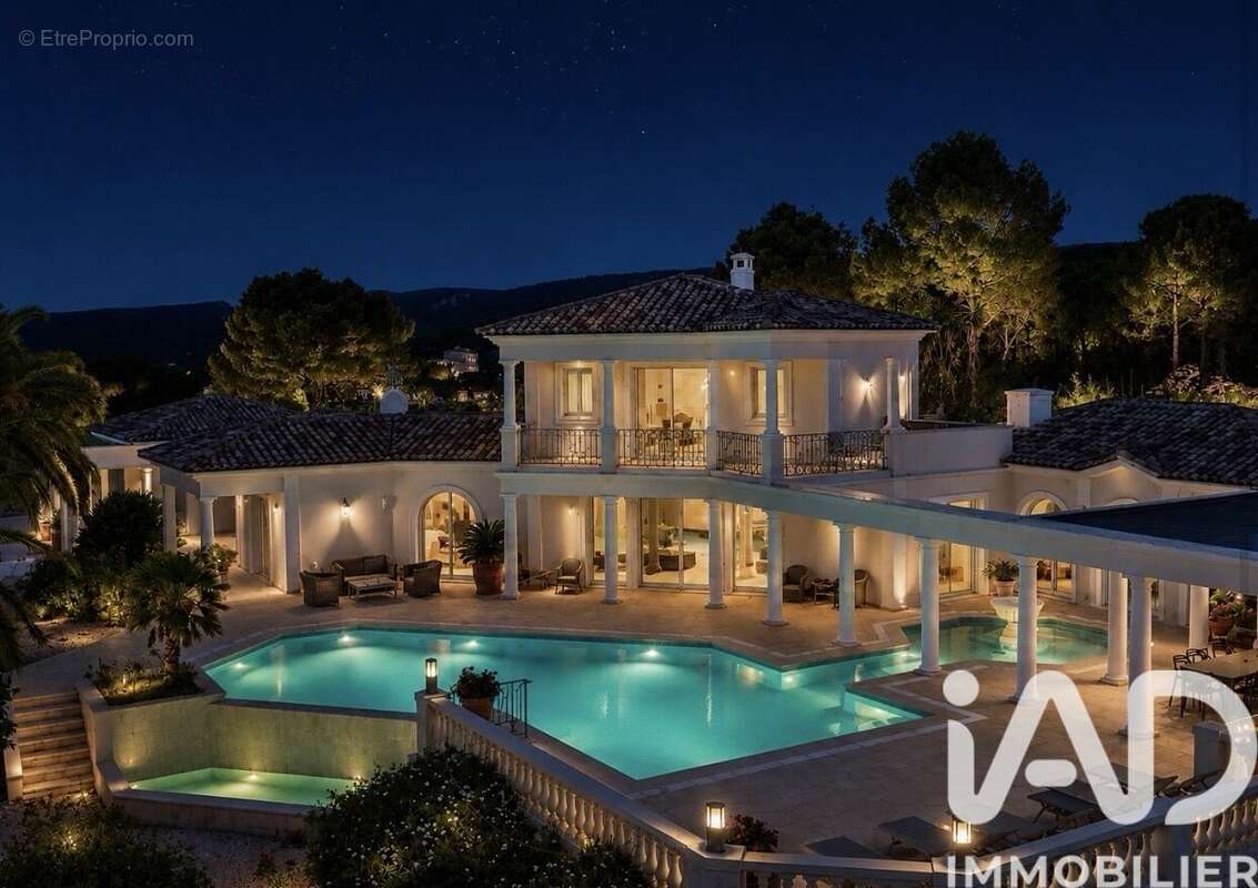 Maison 300 m² à Ceyreste  - photo 2