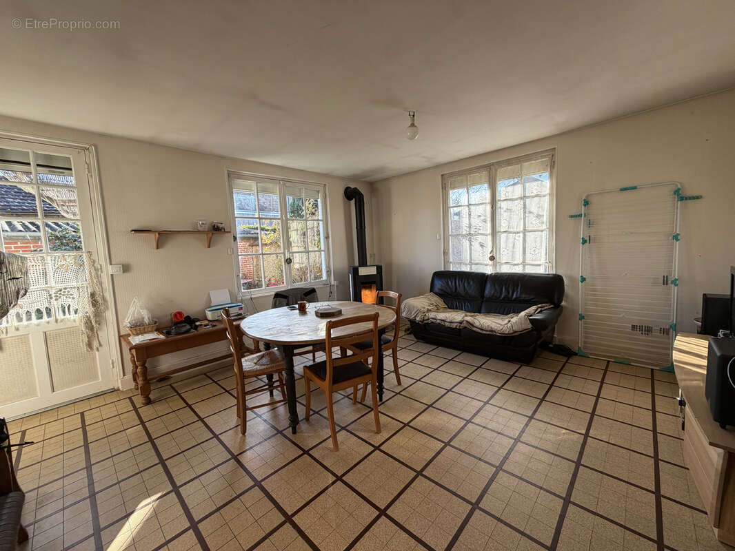 Maison à HOUDAN
