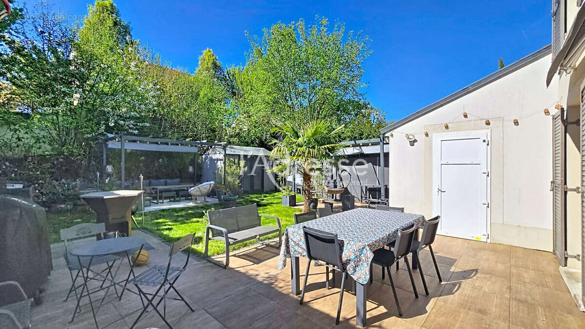 Maison à MAGNY-LE-HONGRE