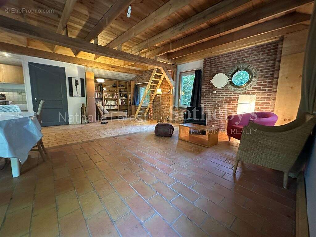 Superbe Terrain non constructible avec maison. - photo 8