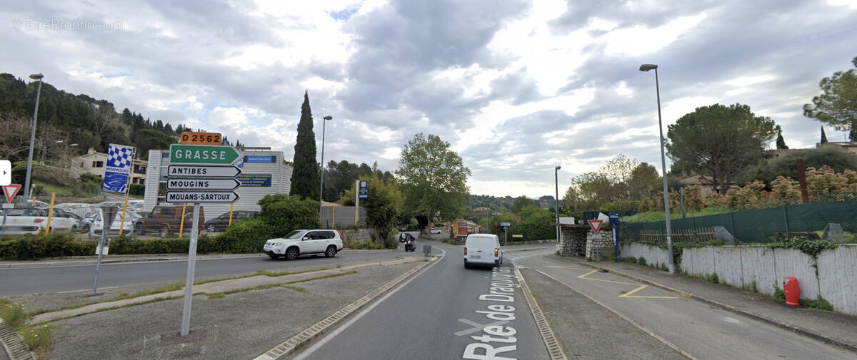 Parking à PEYMEINADE