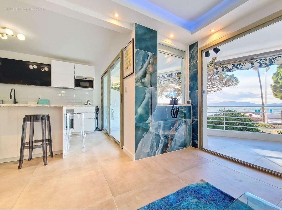 Croisette Palm Beach - 2 pièces de 43m2 avec grande terrasse sur mer - photo 3