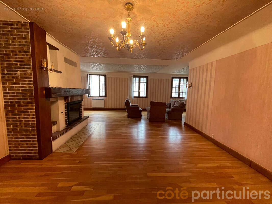Vend  maison avec terrain et garage à Lignières - photo 5