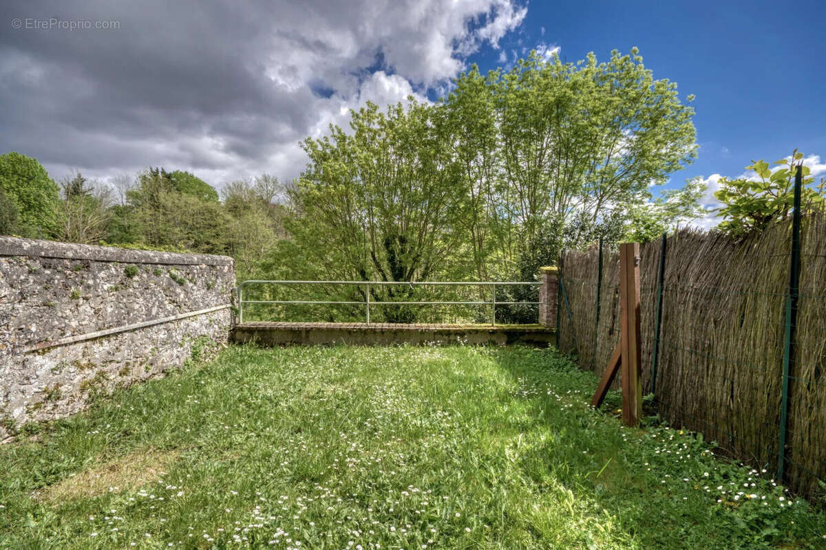 Appartement à NEAUPHLE-LE-CHATEAU