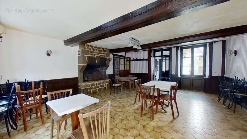Dpt Orne (61), à vendre CARROUGES Grande maison de charme sur ancien Bar Restaurant en Normandie - photo 2