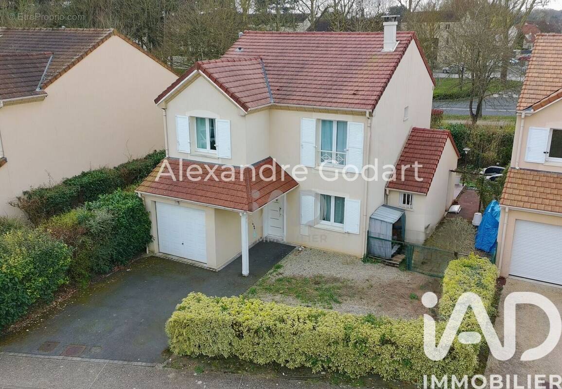 Photo 1 - Maison à LIEUSAINT