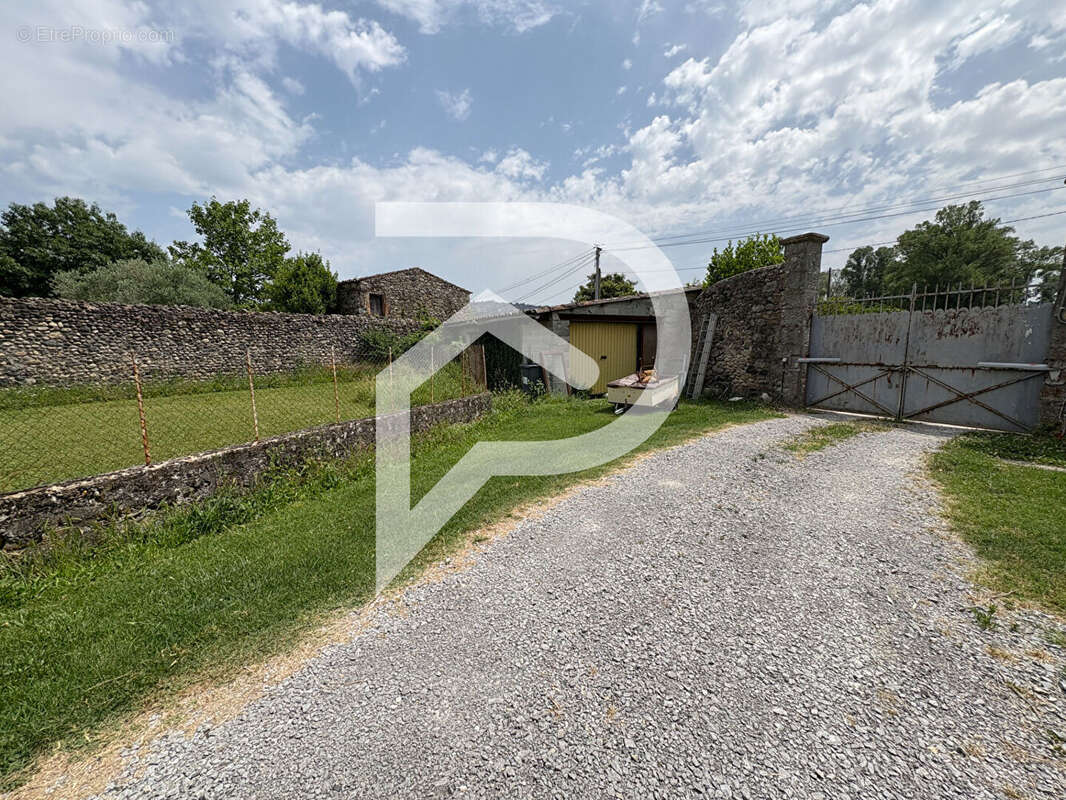 Maison à SAINT-PRIVAT