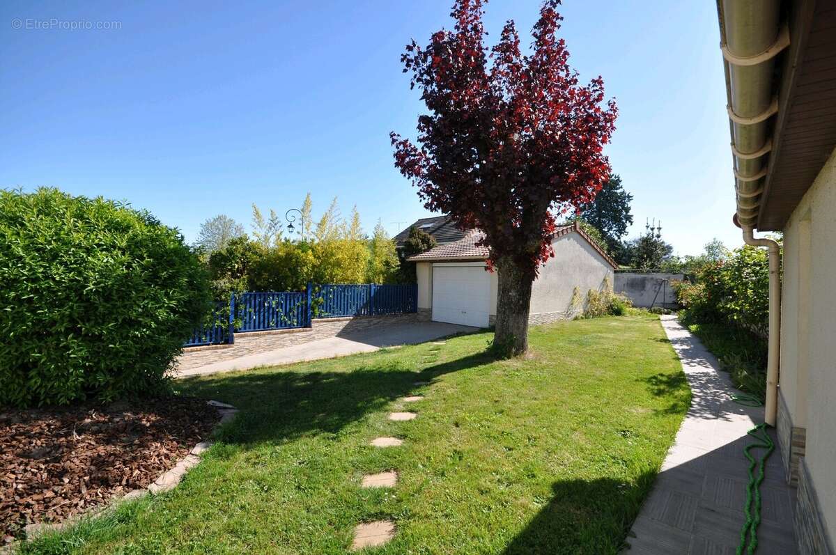 Maison à CHEPTAINVILLE