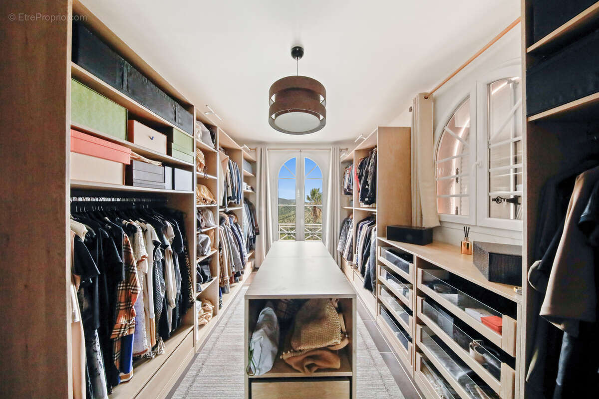 Maison à LA LONDE-LES-MAURES