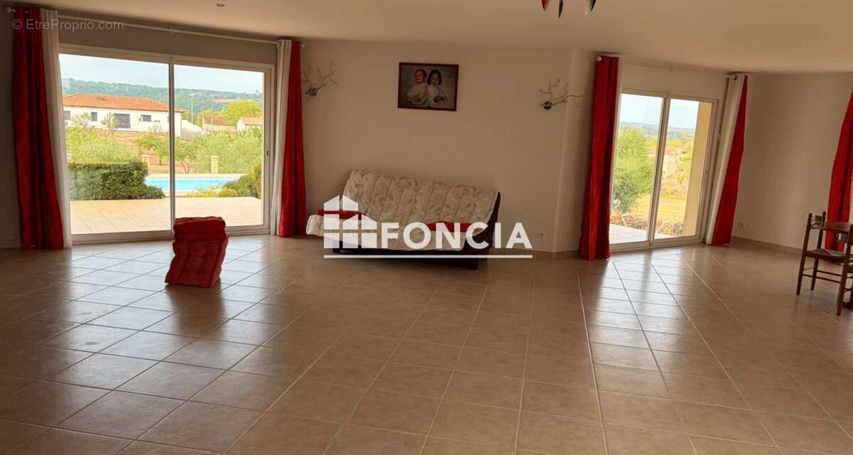 A vendre, Cahors, villa d'environ 222m2 - photo 3