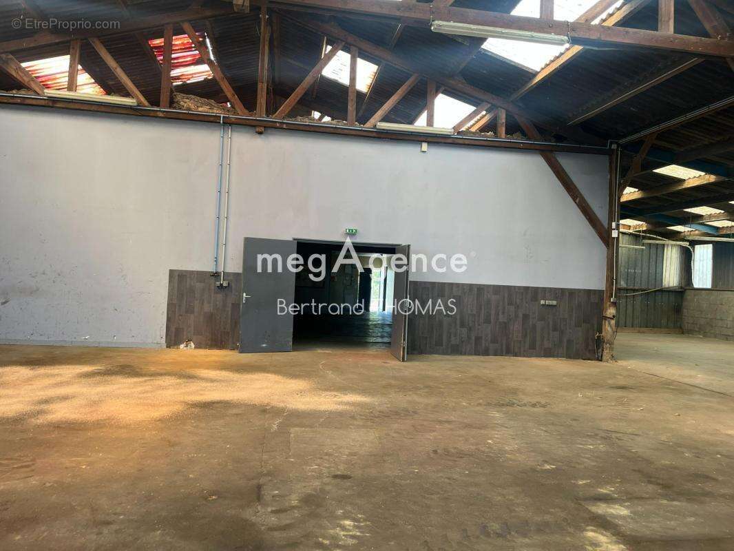 Commerce à SAINT-HILAIRE-DES-LANDES